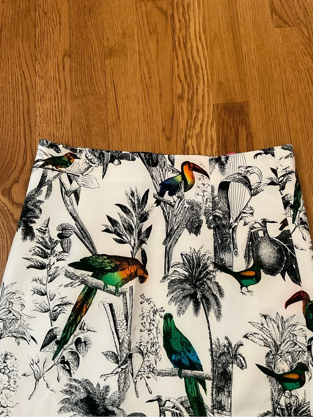 Catherine Malandrino - Pencil Skirt with Green and Orange Parrot Print. Size 8